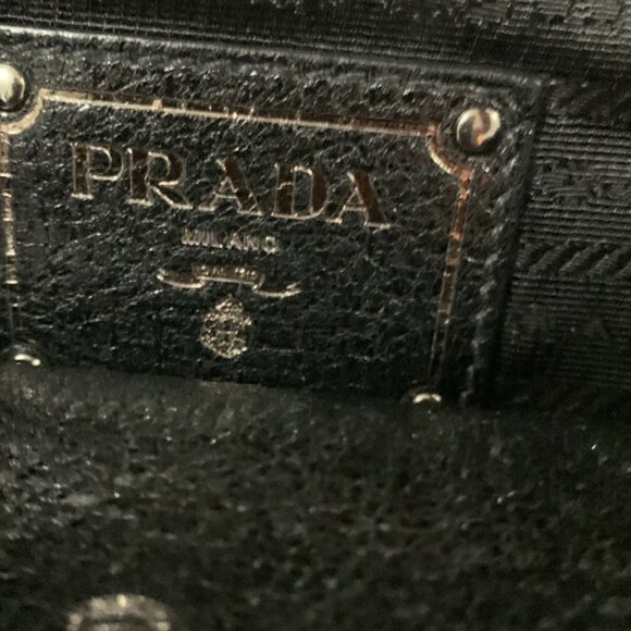 Auth Prada Cervo Lux Nero - Picture 4 of 11